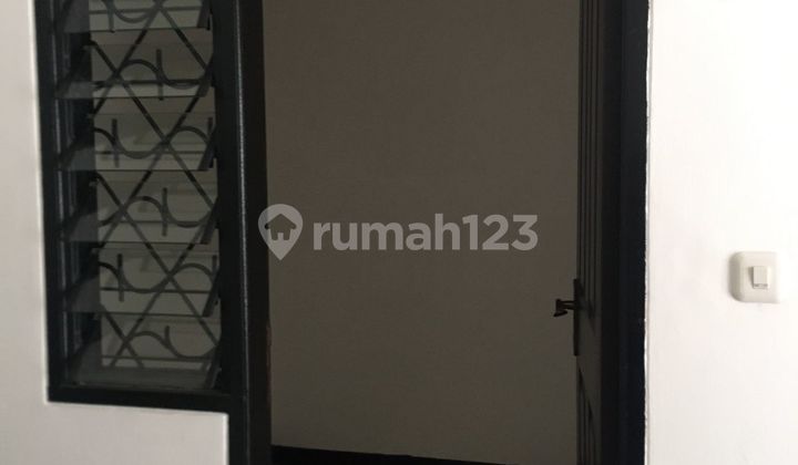 DISEWAKAN TERMURAH! RUMAH DI GRIYA SUTERA, ALAM SUTERA.  2