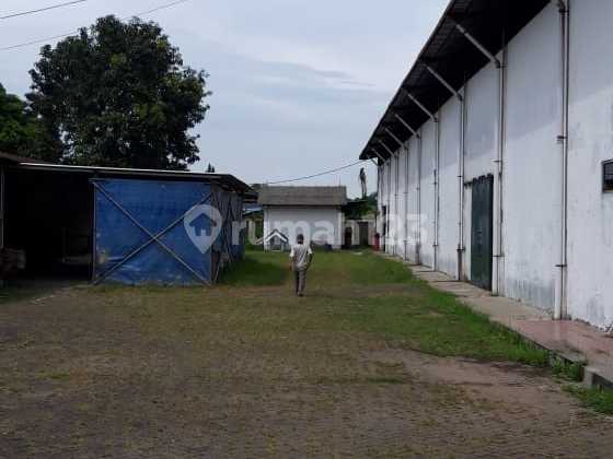 di Gudang Industri Jatake, Tangerang