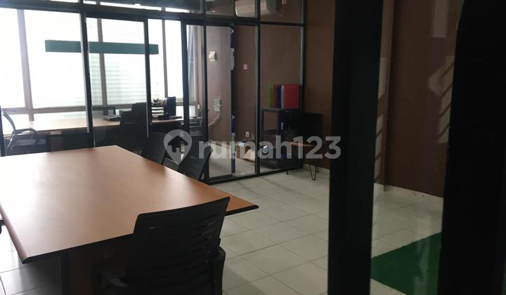 FOR RENT, THE CHEAPEST SHOPHOUSE IN PROMINENCE, SEMI-FURNISHED 1