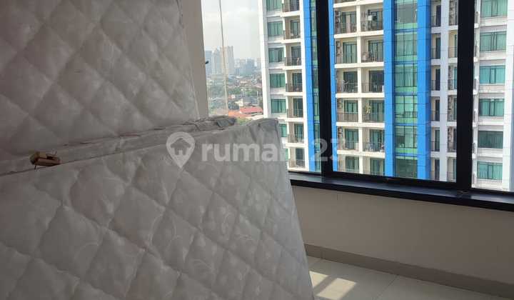 DIJUAL APARTMENT FULL FURNISHED DI THE HAMPTON'S PARK 2