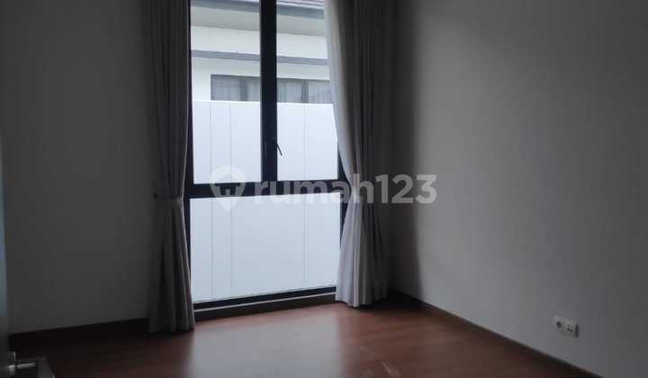 Disewakan dan Dijual Rumah Sultan Lakewood Navapark Bsd City