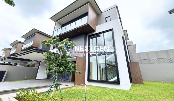 For Rent: Luxury House in Layton Cluster, BSD City, Type 15X26 with Hook.