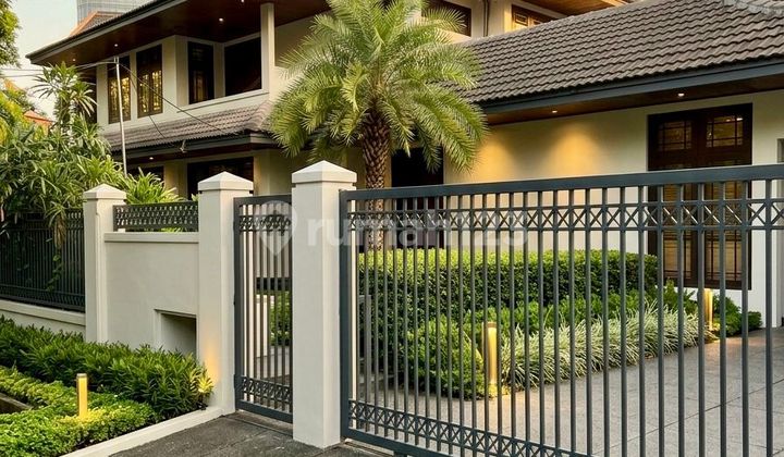 Dijual Rumah Hook Mewah di Jakarta Selatan 1