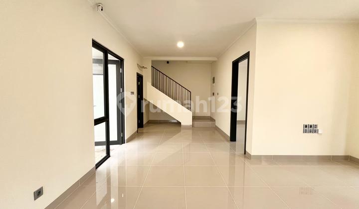 Disewakan Rumah Hook 3 Lantai Attic Strozzi Symphonia Gading Serpong 2