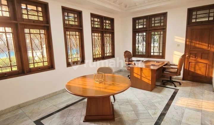 Dijual Rumah Hook Mewah di Jakarta Selatan 2