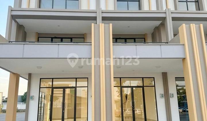 For Rent: Illago Grande Adjacent Shop House, 3-Story Hook in Gading Serpong