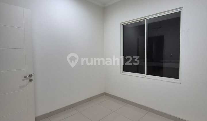 Dijual Rumah 2 lt di Flamingo Gading Serpong