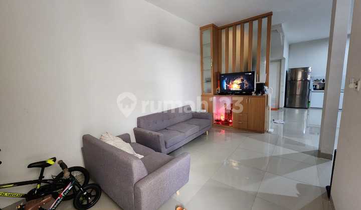 Rumah 2 Lantai Rapi di Graha Raya Serpong  2