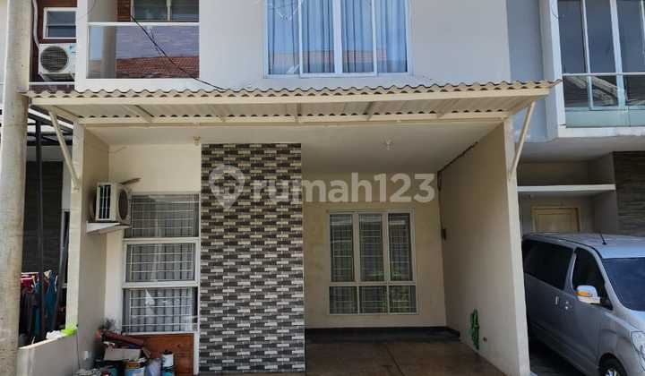 Tidy 2-Story House in Graha Raya Serpong