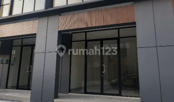 Disewa Ruko 2 Lantai Siap Pakai di HAMPTON Avenue Disewa Ruko 2 Lantai Siap Pakai di HAMPTON Avenue