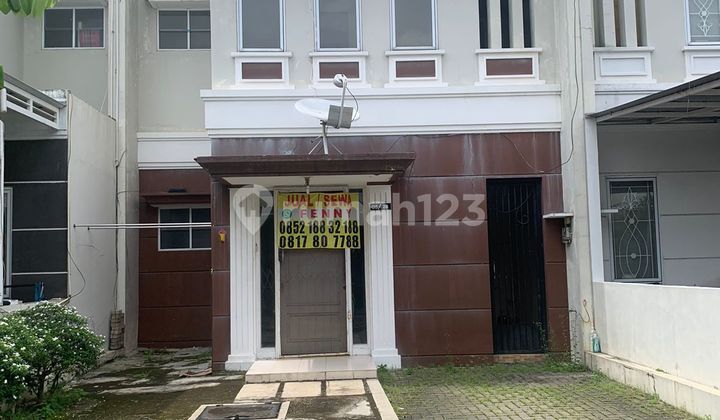 Ready-to-Occupy House in CASA JARDIN RESIDENCE in West Jakarta