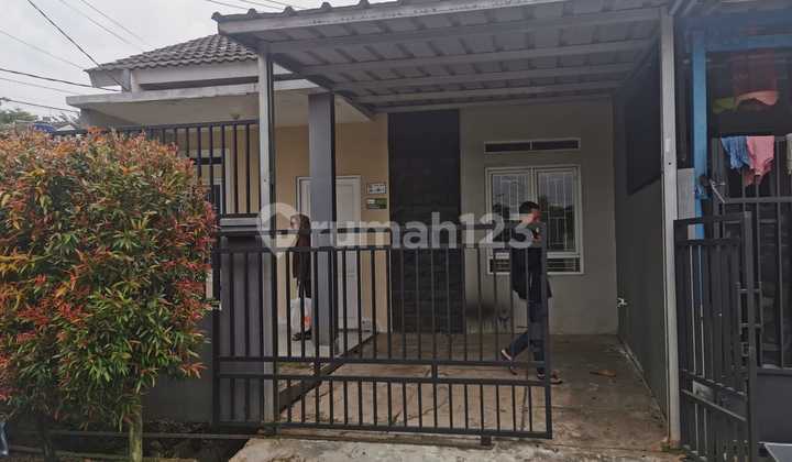 For Sale Ready-to-Occupy House at De'Paris Residence Housing Complex 2