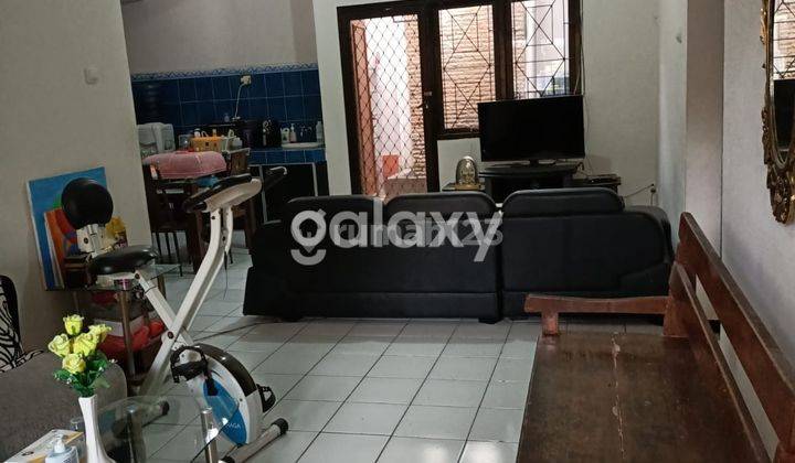 Rumah Babatan Pratama 1,5 Lantai Hadap Selatan 1