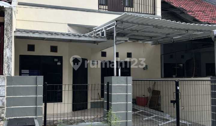 For Sale: Comfortable and Strategic House in Taman Pondok Indah Wiyung (H Y) 1