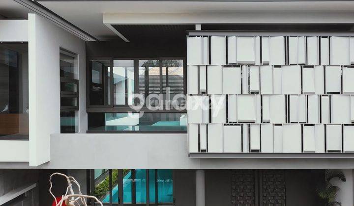 Rumah Modern Minimalis Vila Bukit Regency Pakuwon Surabaya 2,5 Lantai Hook 2