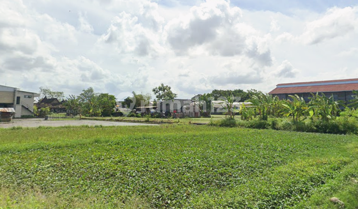 Dijual 2 Bidang Tanah dengan Bangunan Total Luas 2144 M2 - Badung