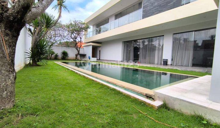 For sale Villa 3 Bedrooms View Mount Tumbak Bayuh Pererenan Bali 1