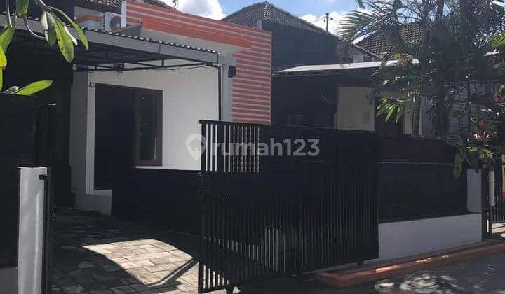 Dijual Rumah Semi Furnished 2 Bedrooms di Kerobokan 1