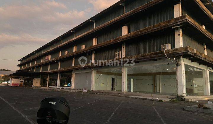 Dijual Tanah dan Bangunan di Jalan Utama Kuta 1