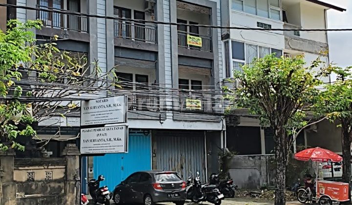 Dijual / Disewakan Ruko 3 Lantai Lokasi Strategis Dijual / Disewakan Ruko 3 Lantai Lokasi Strategis
