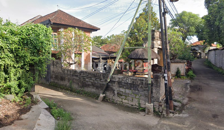 For Sale: 3 Plots of Land with Total Area of 800 M2 Including Buildings - Buleleng For Sale: 3 Plots of Land with Total Area of 800 M2 Including Buildings - Buleleng