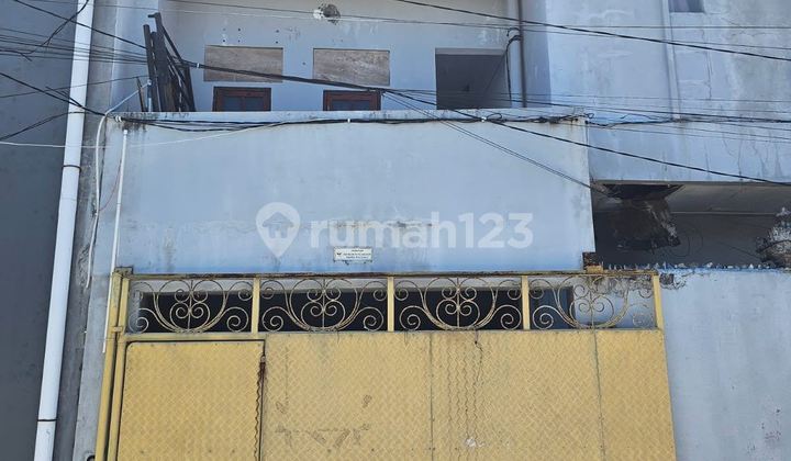 Dijual 1 Bidang Tanah dengan Total Luas 300 M2 Berikut Bangunan - Badung