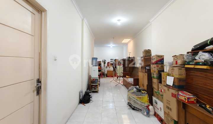 Rumah Kemayoran di Jalan Raya 2