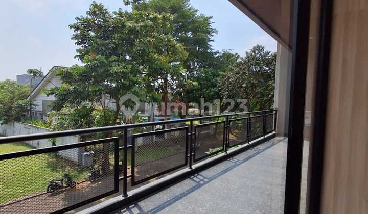 Rumah Baru Hoek Mewah Di Alam Sutera. Persis Depan Sportlounge 2