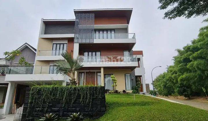 Rumah 3lantai split level modern elegan di Delatinos bsd  2