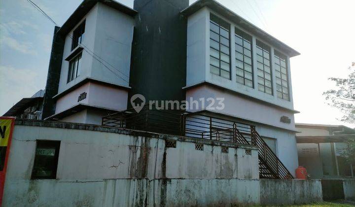 Gudang siap pakai hoek barat selatan di pergudangan taman tekno 1