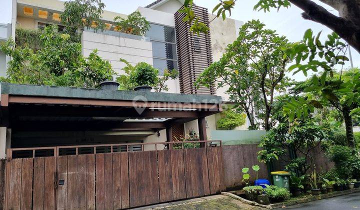 Rumah 2lantai lengkap dgn swimpool, hunian nyaman dan asri di Puspitaloka  2