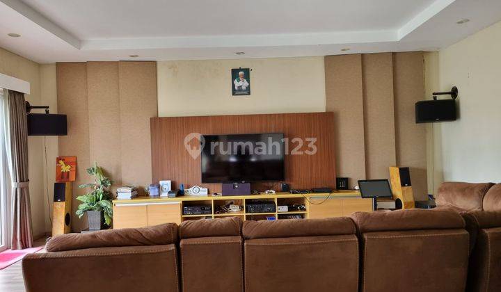 Rumah 2lantai lengkap dgn swimpool, hunian nyaman dan asri di Puspitaloka  2