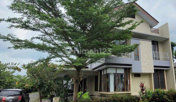 Rumah siap huni bangunan mandiri hoek selatan timur di eminent 1