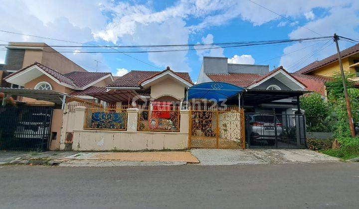 Rumah 1lantai hadap selatan di griyaloka dengan row jalan lebar 1