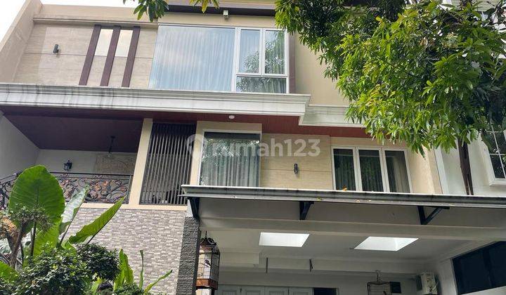 Dijual Rumah bagus siap huni dengan basement dan pool di Bintaro 1