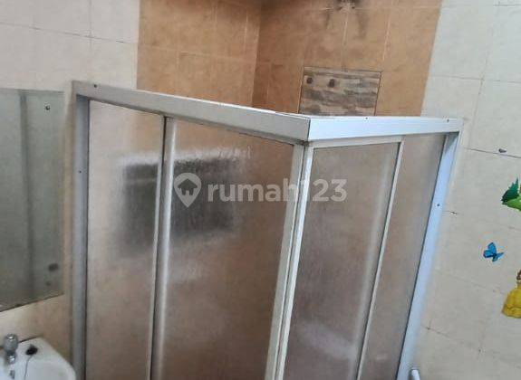 Rumah siap huni  2lantai rapi terawat dekat toll dan stasiun 2