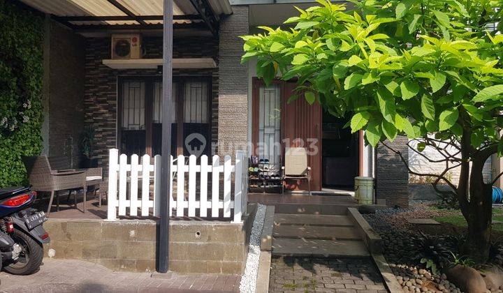 Rumah siap huni hoek view taman bagus  di Delatinos bsd nego  2