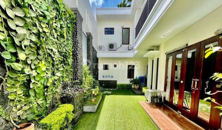 Rumah mewah dgn pool 10x4 taman yang cantik hadap barat diJaksel 2