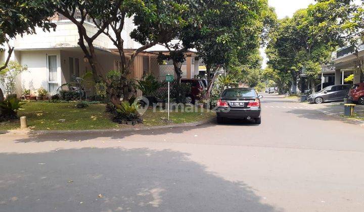 Rumah hoek hadap utara-timur cantik siap huni di Sevilla bsd  1