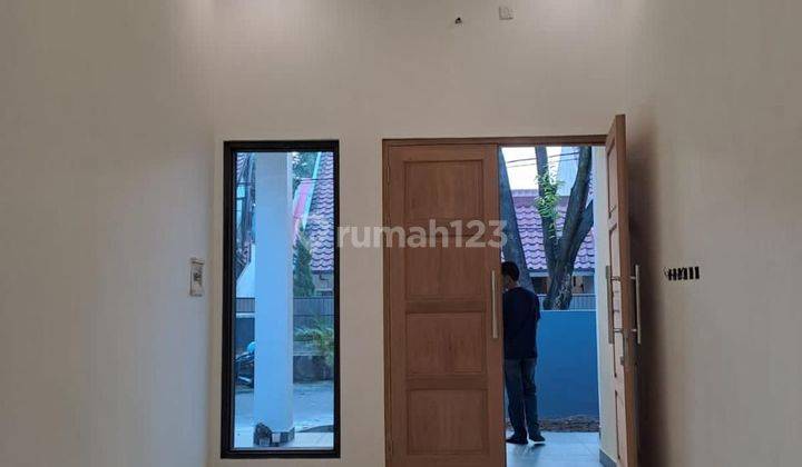 Rumah bangunan baru siap huni bagus rapih di Anggrek loka 2