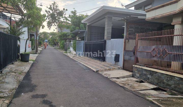 Rumah lama hitung tanah butuh renovasi 120m² di Griya loka Bsd  2