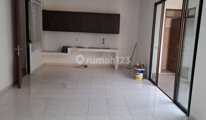 Rumah cantik hadap selatan lebar 9x20 siap huni, rapi di Foresta  2