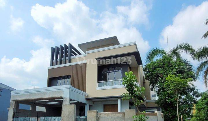 Rumah 2.5lantai furnished custom request diAnggrek loka Bsd City 2