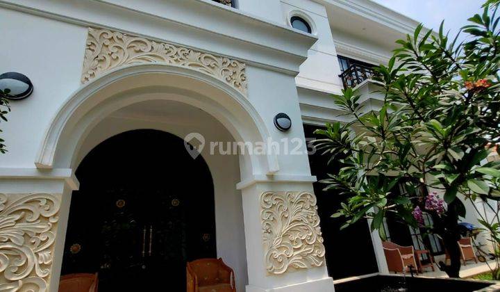 Rumah 483m² semifurnis mewah modern with pool di Giriloka 1