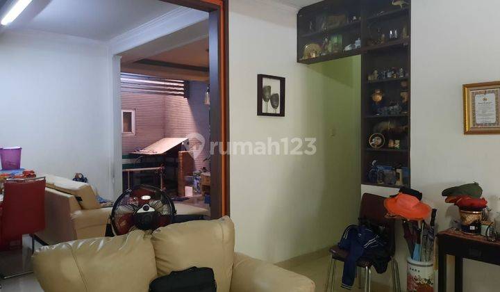 Rumah 2lantai diSevilla  fullyfurnished lokasi strategis   2