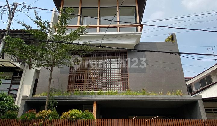 Rumah Pondok indah 200m² dgn private pool lokasi strategis  2