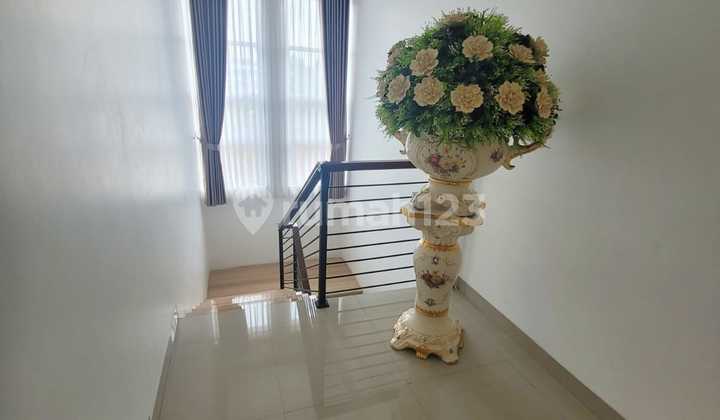 Negotiate Until Deal, Scattered Price, 3-Story Ready-to-Occupy House at The Icon.