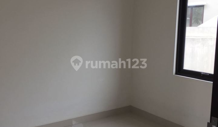 Rumah Siap Huni Lokasi Strategis Ditengah Kota Bsd  2