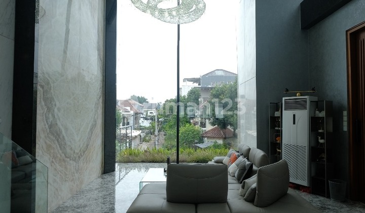 Rumah Siap Huni Modern Smart Industrial Di Pondok Indah Full Marmer & Kolam Renang Indoor