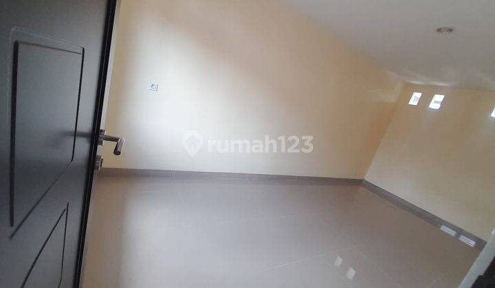 Rumah Murah Siap Huni Hadap Selatan Di Taman Crysant Bsd  2